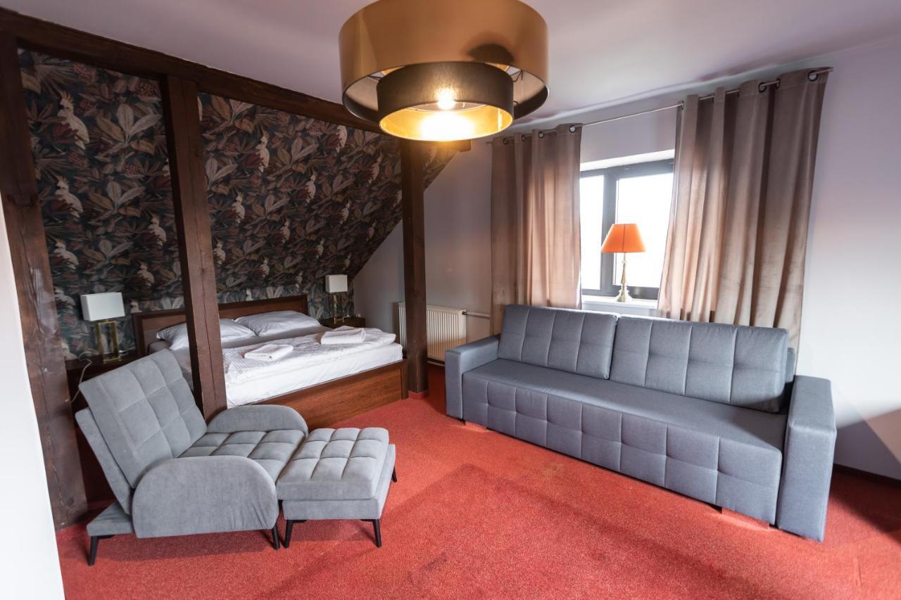 Podkowa Hotel *